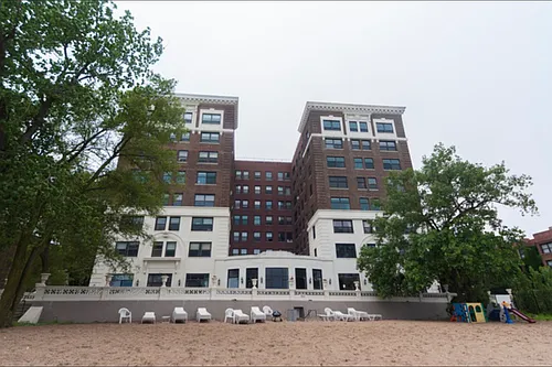 1205 W Sherwin Ave Photo 1