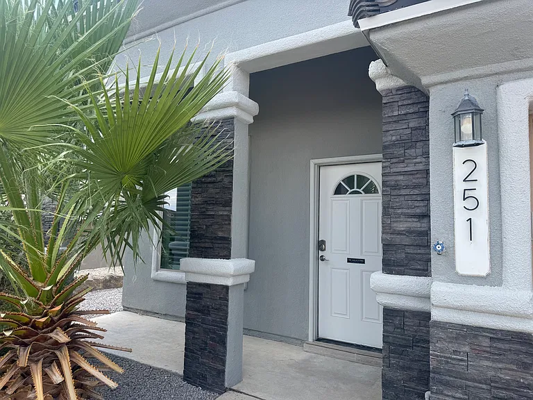 251 Wardour Castle Pl — Photo 4