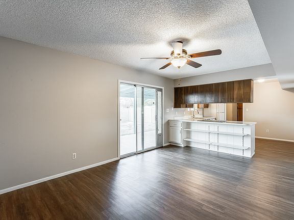 3rd image of 658 South Sierra