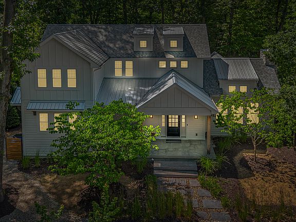 4th image of 19118 White Pine Dr