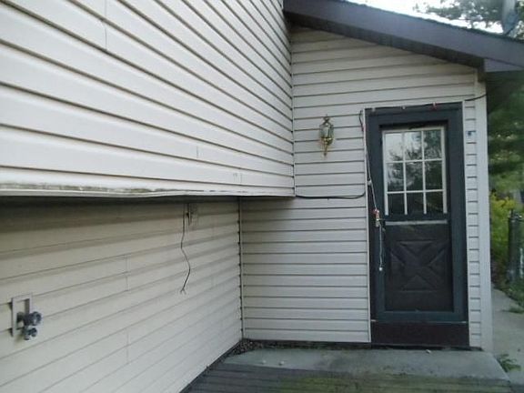 3rd image of 16729 90th Ave