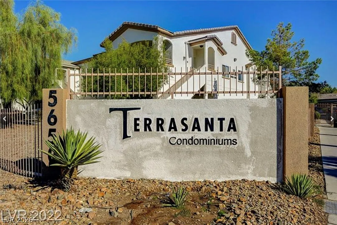 2 bed, 2.0 bath, 958 sqft, $1,275 — Photo 1