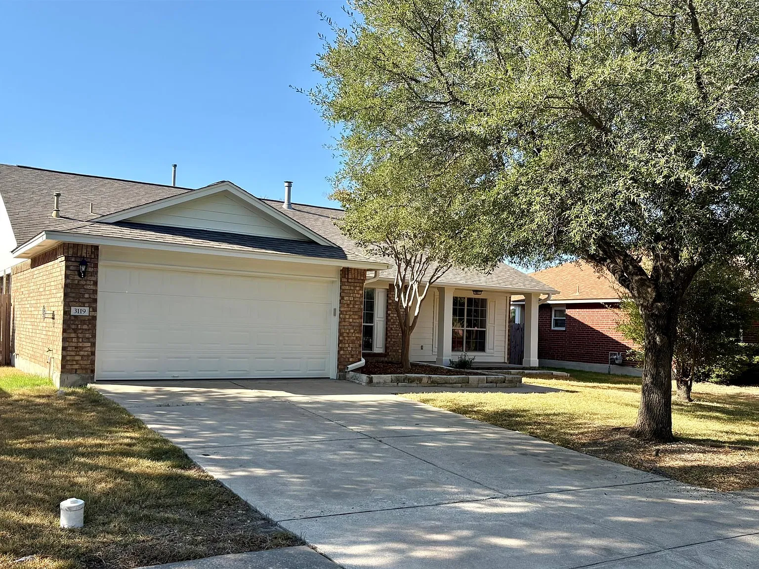4 bed, 2.0 bath, 1928 sqft, $2,095 — Photo 1