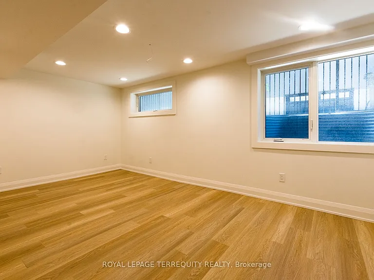 23 Decarie Cir #BASEMENT — Photo 12