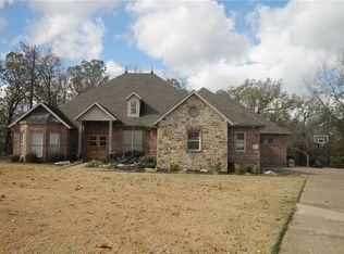 8984 Crest Ln, Springdale, AR 72762