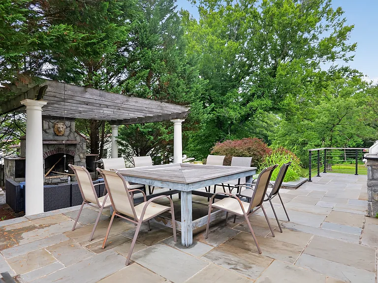 7818 Leland Rd — Photo 44