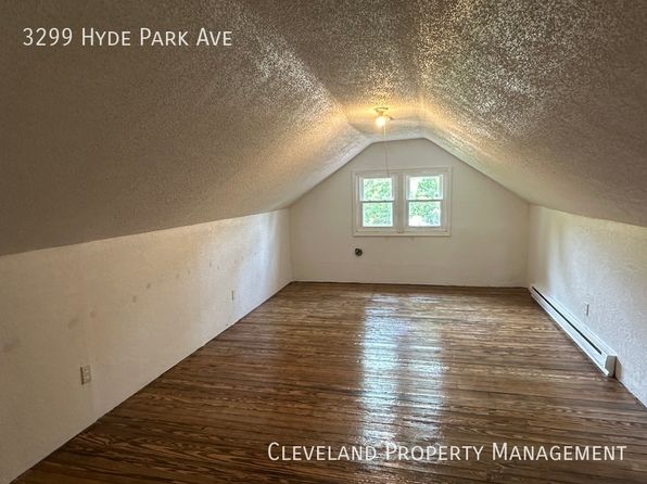 3299 Hyde Park Ave, Cleveland Heights, OH 44118