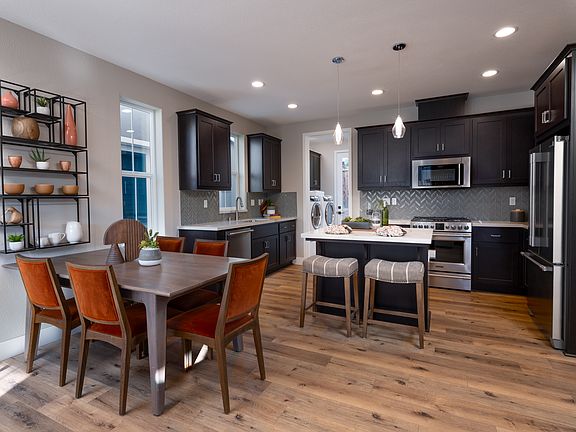 Kitchen-Dining Combo