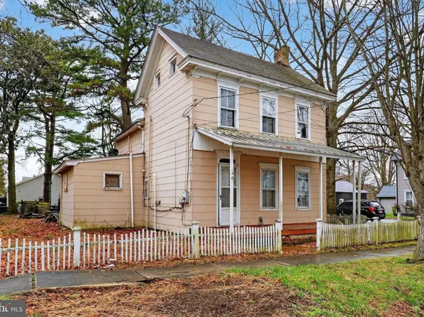 14 E Sewell St, Felton, DE 19943