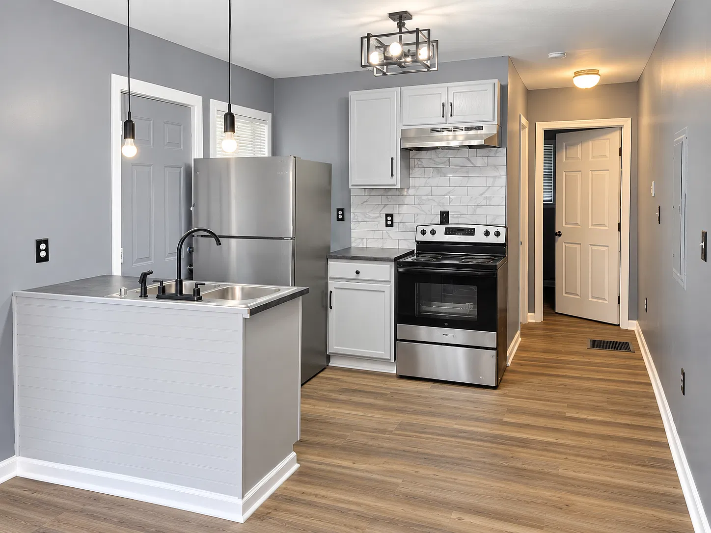 1 bed, 450 sqft, $1,095 — Photo 2