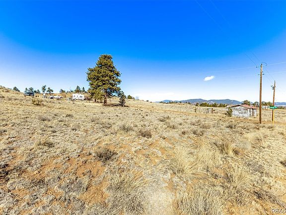 3rd image of Spruce St