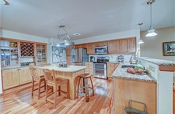 5th image of 3201 Pacific Ave Unit 102