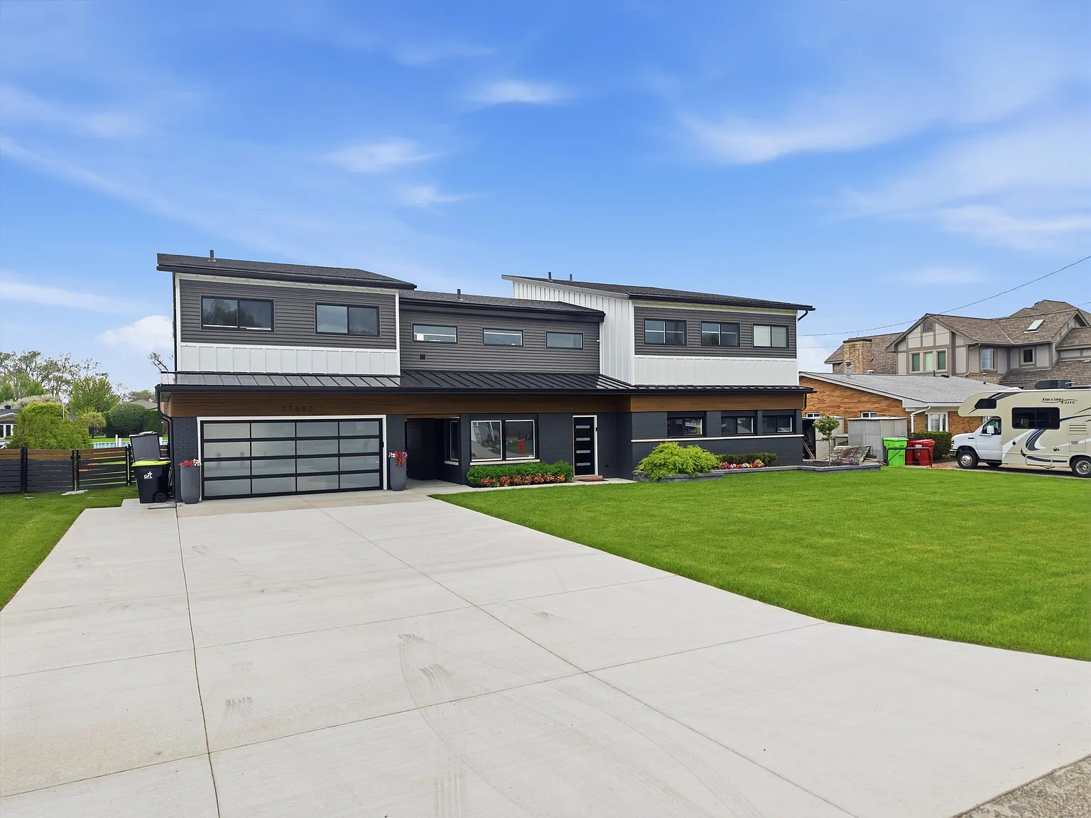 3 bed, 2746 sqft, $4,000 — Photo 3