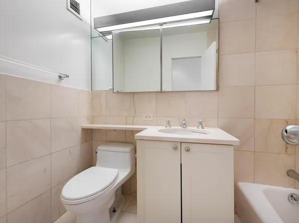 1520 York Avenue image 7 of 12