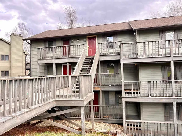 9217 S Pointe Retreat Dr #29, Bloomington, IN 47401