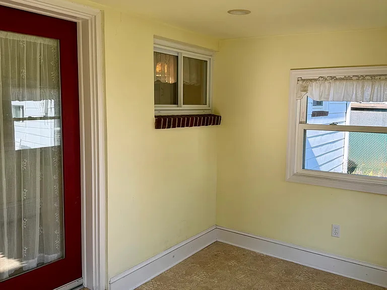 3647 Marietta Ave — Photo 5