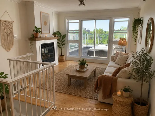 2151 Danforth Ave #301, Toronto, ON M4C 1K2
