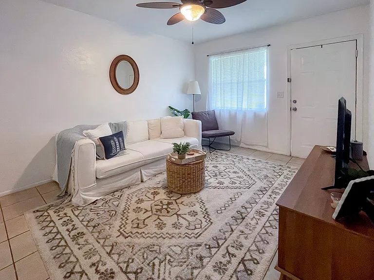 628 W Park St — Photo 3