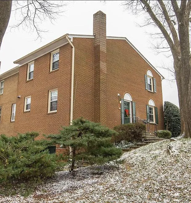 2667 Centennial Ct — Photo 4