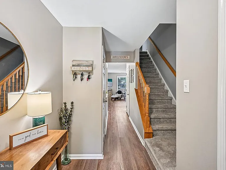 184 Victoria Ct — Photo 7