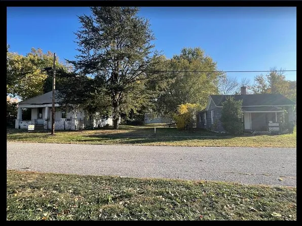 106&108 W 4th St, Macon, MO 63552