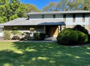 3 Shirl Dr, Pittsburgh, PA 15238