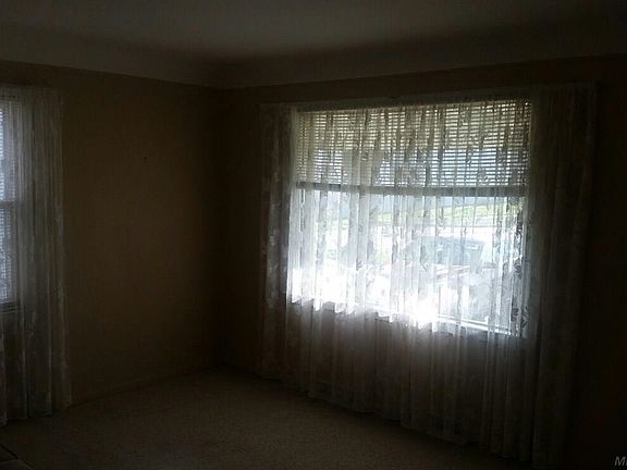 3rd image of 23020 Harmon St