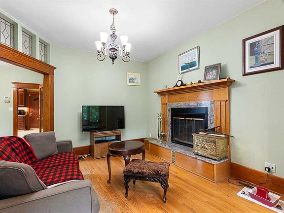 2nd image of 508 S 10th Ave NE