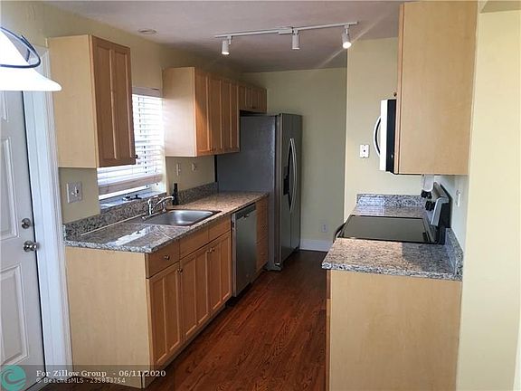 2nd image of 1207 E Broward Blvd