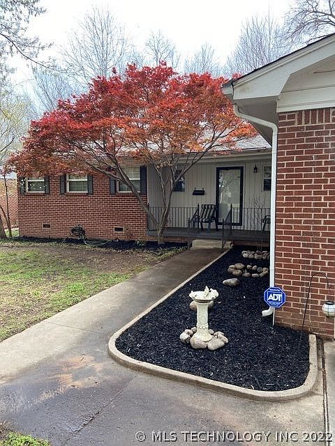 2nd image of 2512 E 54th St