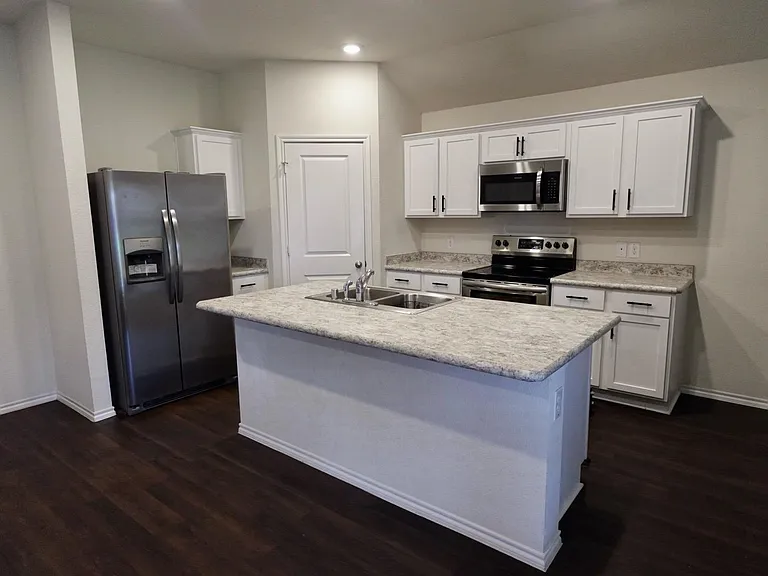 3625 Cody Ln — Photo 12
