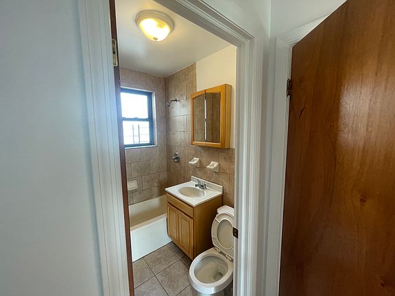 5th image of 1825 Summerfield St APT C1