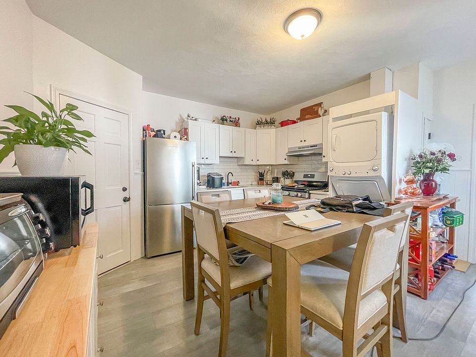 1st image of 64-66 Trafford St #4
