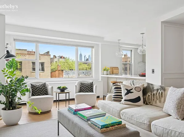 2 Charlton St APT 6E, New York, NY 10014