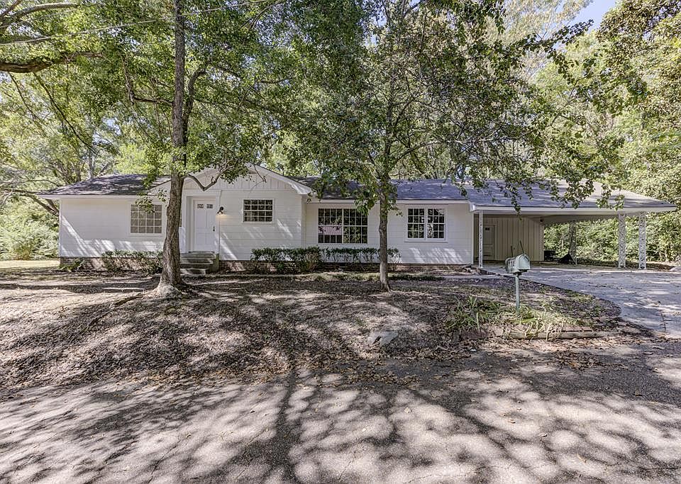 1st image of 114 Churchill Dr