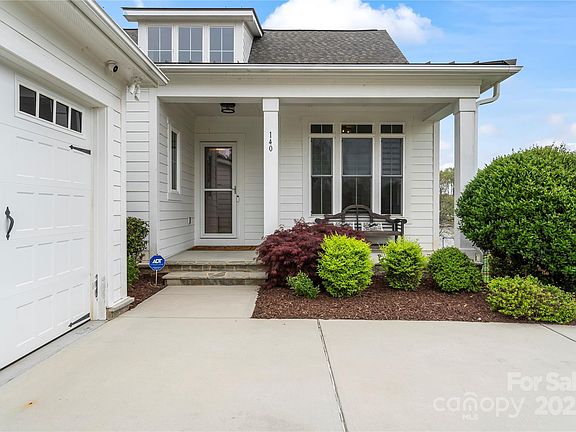 3rd image of 140 Sisters Cove Ct