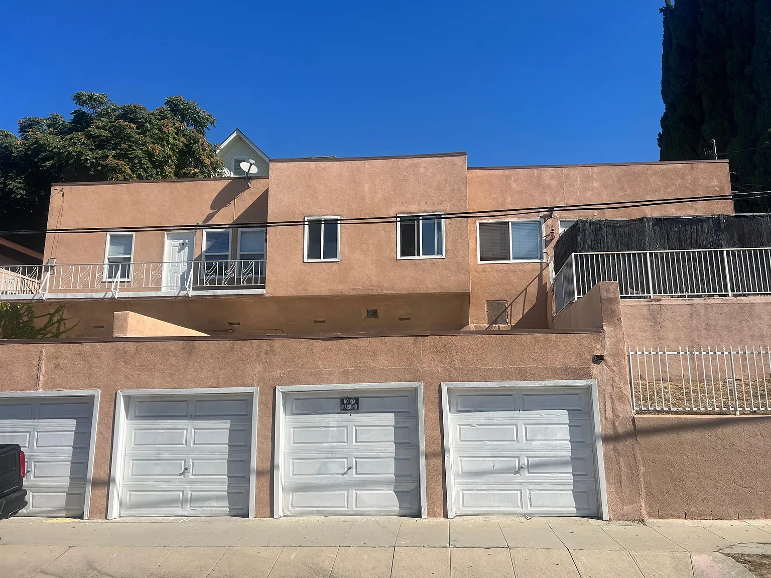 1 bed, 700 sqft, $1,800 — Photo 3
