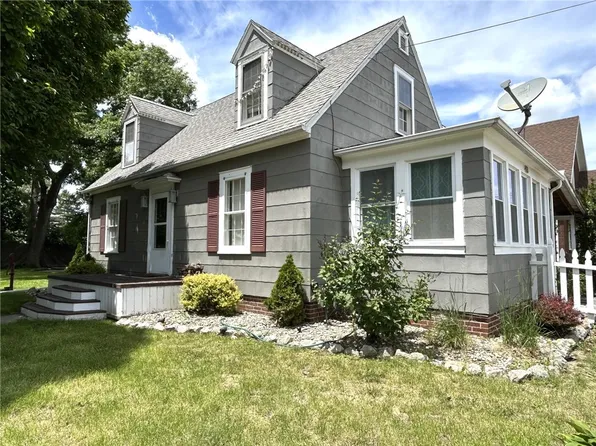 413 S 3rd St, Effingham, IL 62401