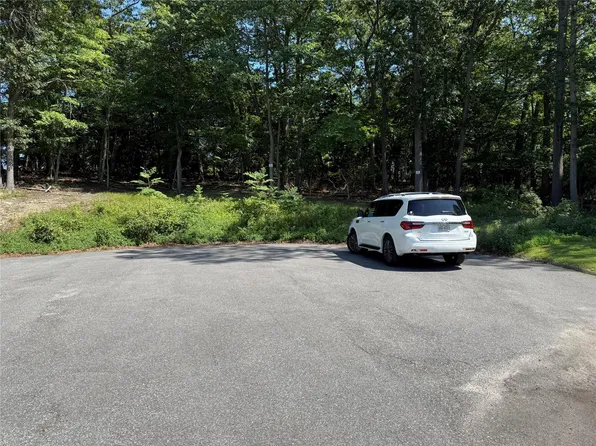 Samantha Lane, Port Jefferson Station, NY 11777
