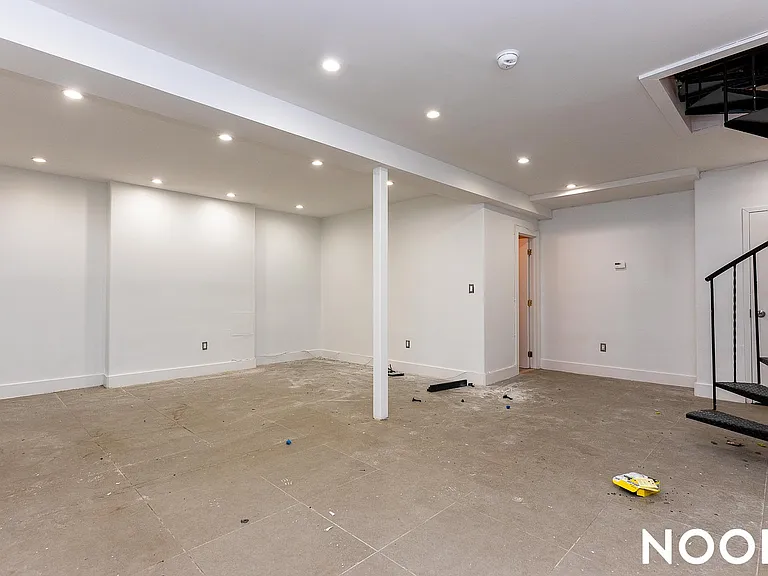 184 Jefferson St #1B — Photo 13