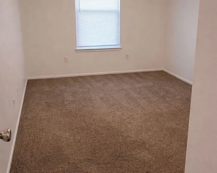 802 Matthew Ave — Photo 9