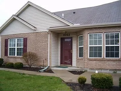 4022 Twin Lakes Cir photo 1