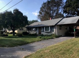 1724 Honeysuckle Ln, Stroudsburg, PA 18360