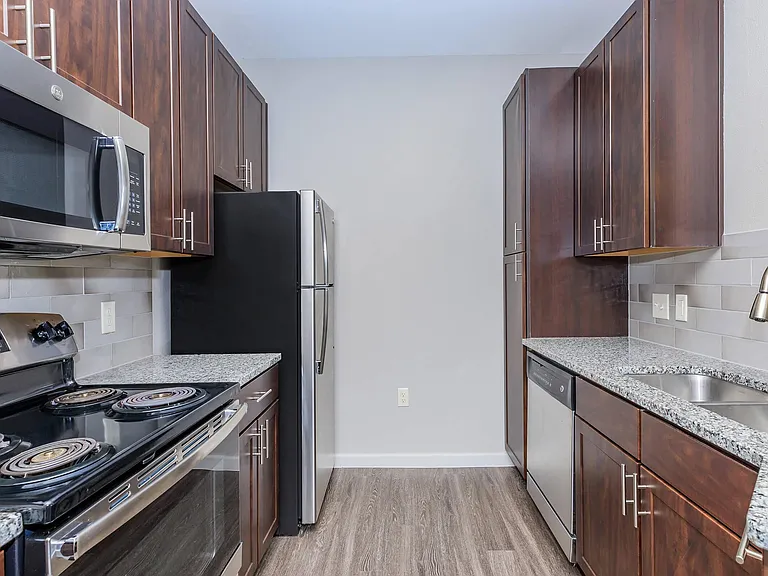 Residence at Oakmont Apartments — Photo 33