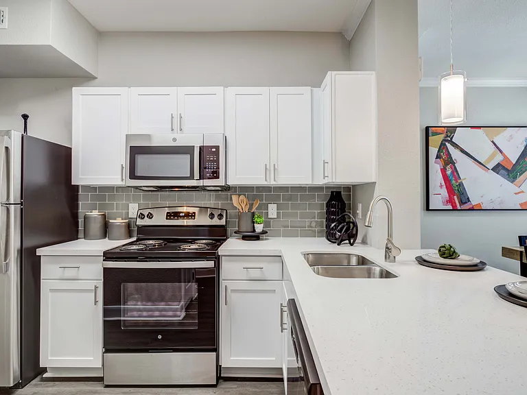 Signature Point Apartment Homes — Photo 36
