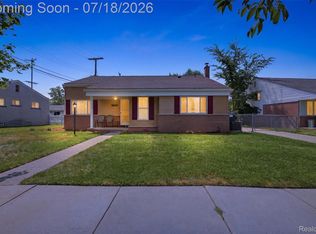 8825 Nebraska St, Livonia, MI 48150