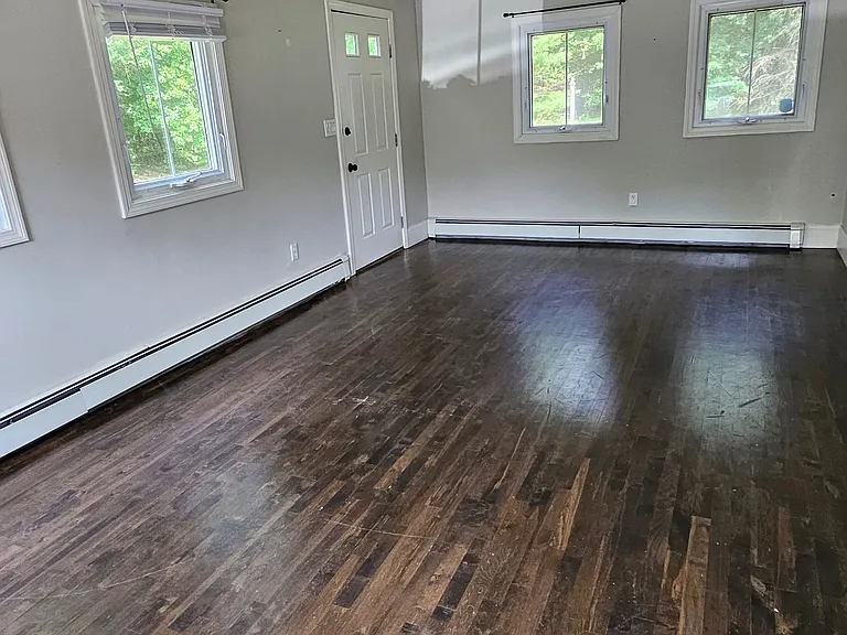 354 East St — Photo 8