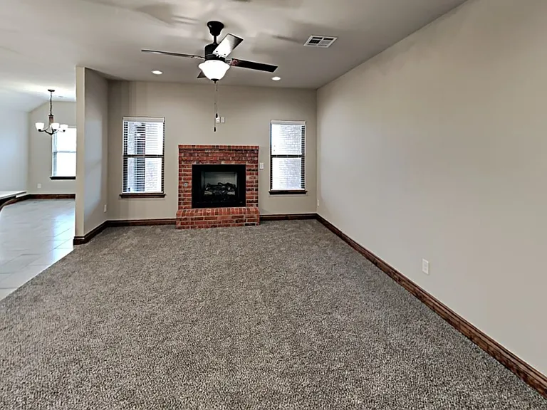 10529 NW 41st St — Photo 5