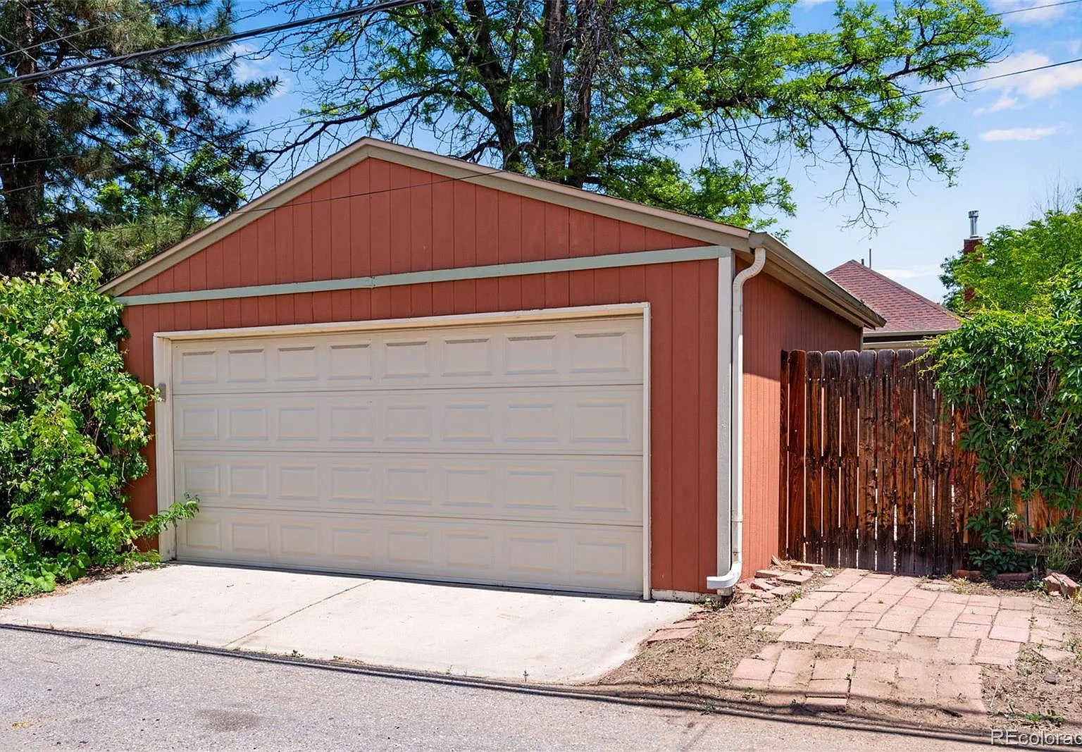 3 bed, 2.0 bath, 1491 sqft, $4,750 — Photo 3