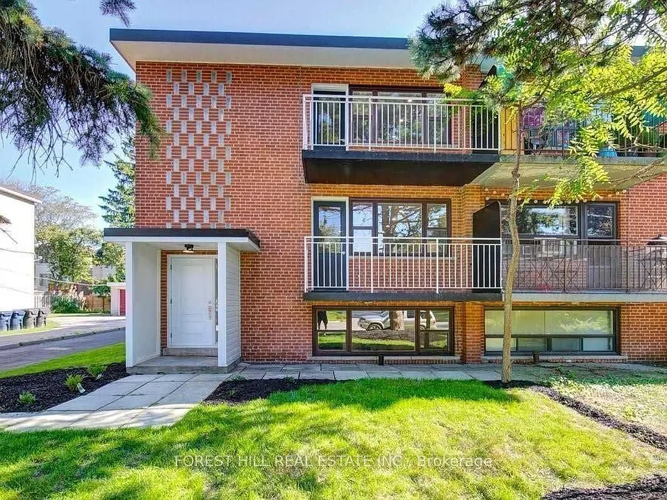19 Charlemagne Dr #LOWER